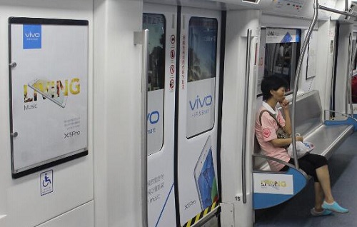 VIVO攜手宋仲基強(qiáng)勢登陸地鐵廣告！
