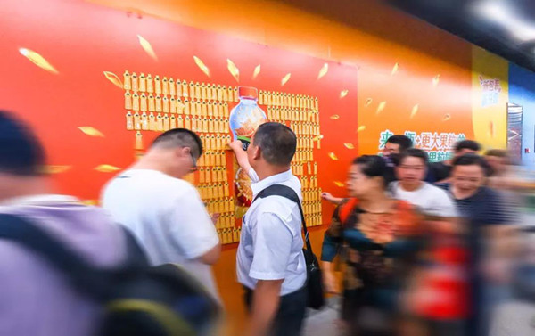 美汁源告訴你，飲品戶(hù)外廣告如何玩轉(zhuǎn)互動(dòng)營(yíng)銷(xiāo)