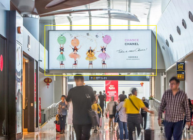 ?？跈C(jī)場(chǎng)國(guó)內(nèi)候機(jī)廳免稅店區(qū)域燈箱廣告