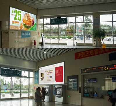 順德學(xué)院站A、B進(jìn)出站口燈箱廣告