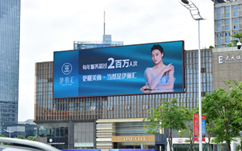 2020上半年戶外廣告投放刊例花費(fèi)688億元，市場恢復(fù)增長態(tài)勢！
