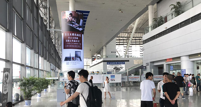 青島高鐵站廣告中進(jìn)站大廳燈箱媒體怎么樣？