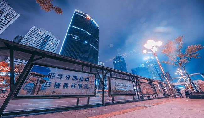 昆明人民路候車亭廣告都有哪些特性？