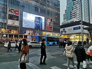 無(wú)錫云蝠大廈LED大屏廣告價(jià)格多少錢？無(wú)錫商圈LED戶外大屏廣告