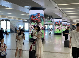 深圳北站換乘區(qū)包柱LED廣告價格，文旅景區(qū)旅游深圳北高鐵站廣告