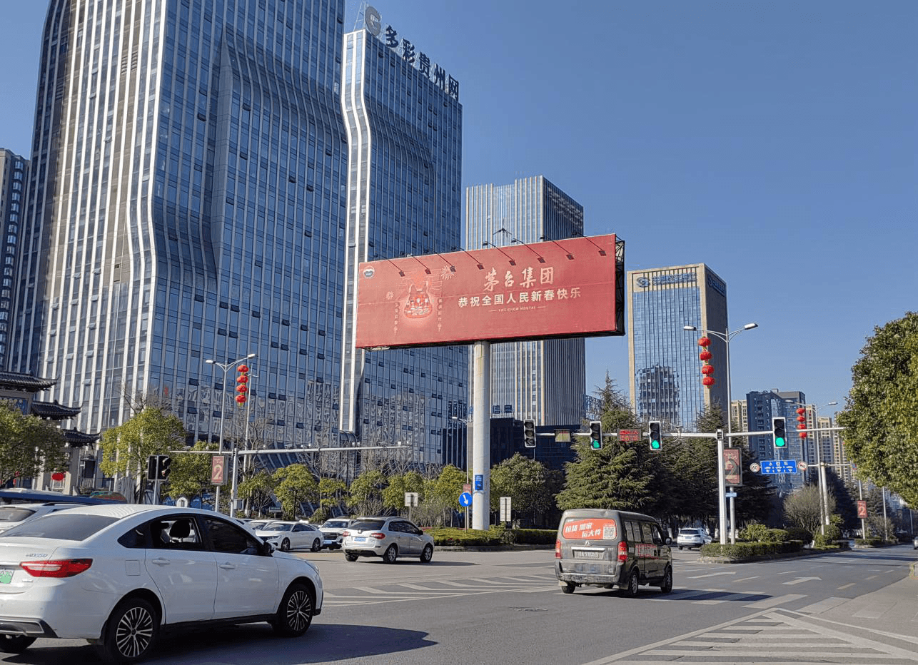 貴陽(yáng)市區(qū)戶(hù)外高桿立柱大牌廣告價(jià)格？貴陽(yáng)戶(hù)外大牌T牌廣告