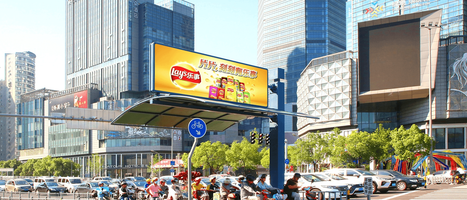 寧波十字路口遮陽棚大牌廣告價(jià)格收費(fèi)？寧波路口戶外大牌廣告牌