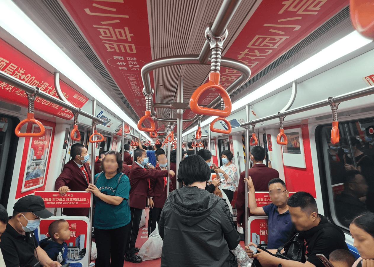 烏魯木齊地鐵列車廣告價格收費？烏魯木齊地鐵內(nèi)包車廣告案例圖