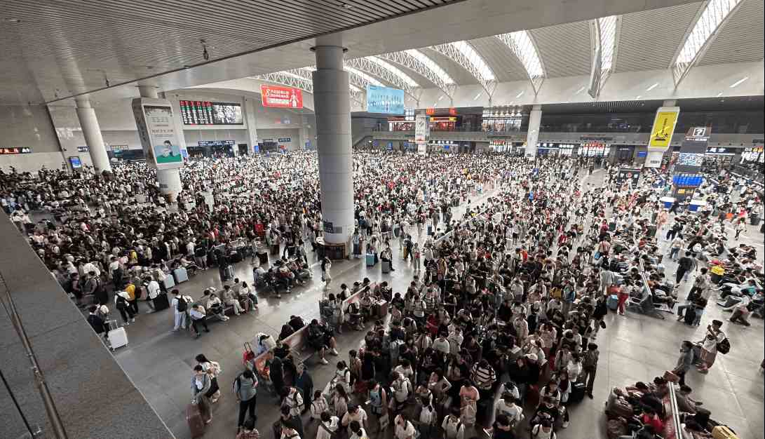 南昌站廣告價格收費標(biāo)準(zhǔn)，南昌火車站春運候車熱門高鐵廣告牌