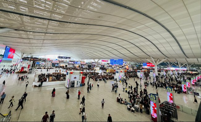 深圳北站電子屏廣告價(jià)格收費(fèi)，深圳北高鐵站高性價(jià)比LED大屏廣告