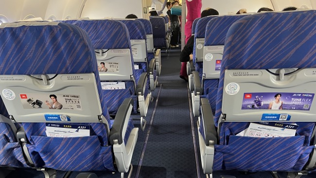 南方航空機(jī)載機(jī)艙廣告價(jià)格收費(fèi)，南航飛機(jī)頭枕巾座椅小桌板廣告