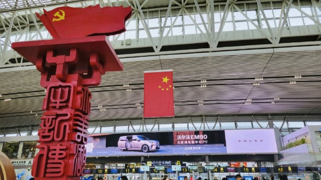 長(zhǎng)沙機(jī)場(chǎng)出發(fā)大廳安檢口LED廣告牌優(yōu)勢(shì)，長(zhǎng)沙黃花機(jī)場(chǎng)廣告價(jià)格收費(fèi)