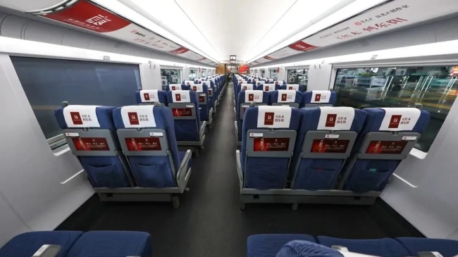 高鐵列車冠名廣告價格收費，高鐵列車內(nèi)車身廣告案例圖