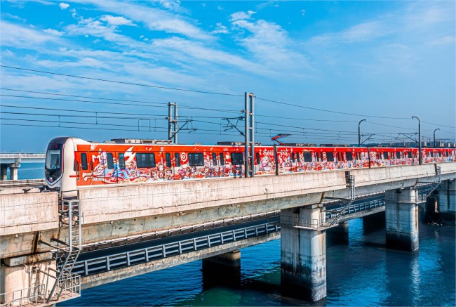 廈門地鐵內(nèi)外包車廣告游戲車身案例圖，廈門地鐵列車廣告價格收費