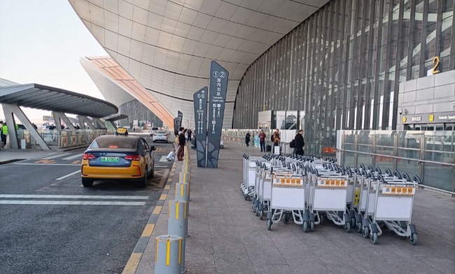 北京大興機(jī)場手推車廣告價格數(shù)量，北京機(jī)場航站樓手推車廣告費用