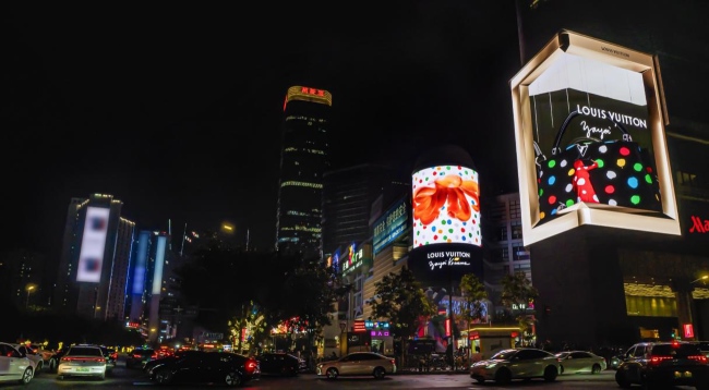 廣州天河正佳廣場萬豪酒店裸眼3D雙屏LED廣告，廣州LED大屏廣告價格