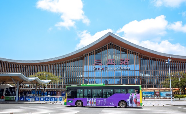 三亞公交車身廣告線路案例，三亞公交車身巴士車體廣告價格收費