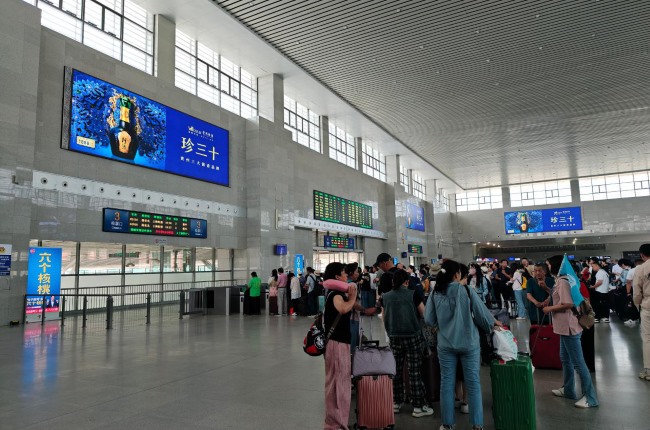 洛陽龍門高鐵站候車大廳廣告牌投放位置優(yōu)勢(shì)，洛陽高鐵站廣告價(jià)格