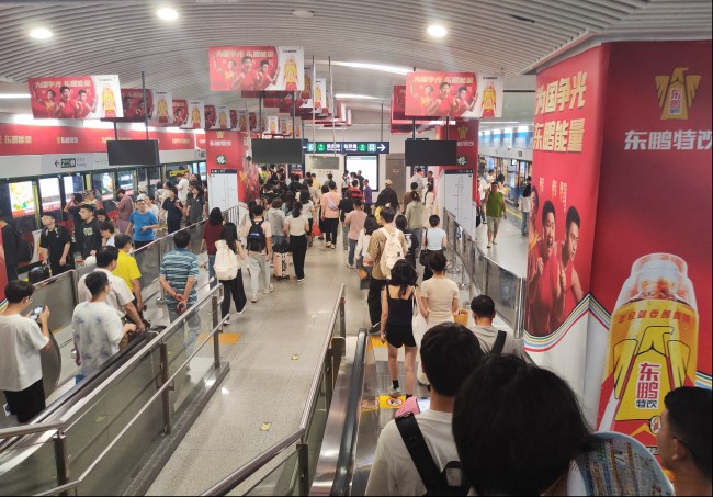 福州地鐵1號(hào)線南門兜站臺(tái)層包柱屏蔽門貼廣告，福州地鐵廣告價(jià)格