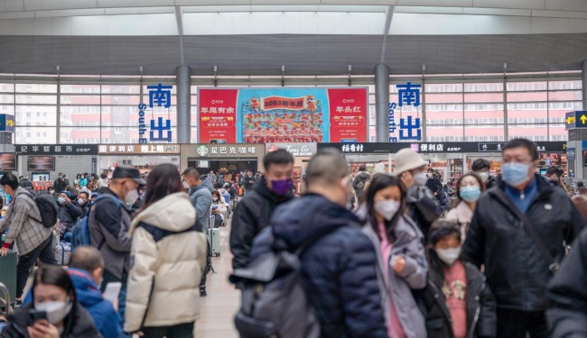 北京南站候車大廳進站口站棚大牌看板廣告，北京南高鐵站廣告價格