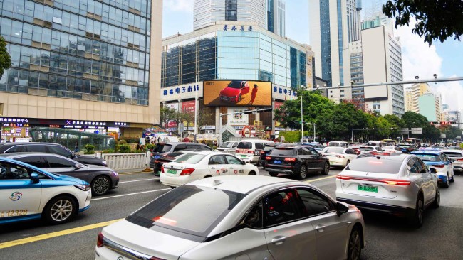 深圳深南大道華強(qiáng)北路口賽格LED橫屏廣告，深圳戶外大屏廣告價(jià)格