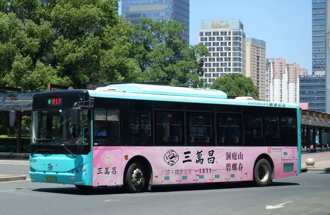 蘇州公交車巴士車身廣告茶葉投放案例，蘇州公交外車身貼廣告價(jià)格