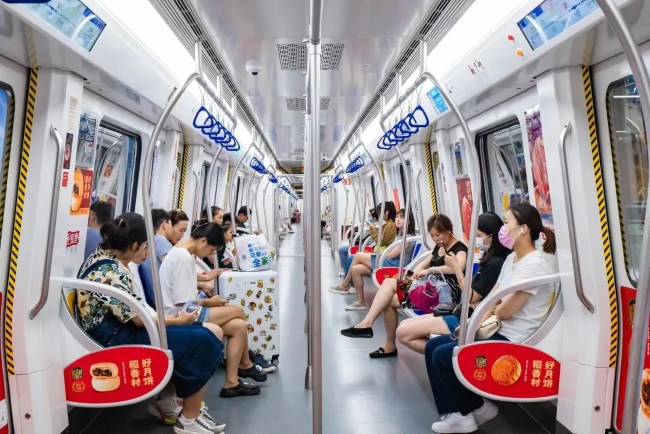 濟南地鐵1號線車廂創(chuàng)意內(nèi)包車貼廣告投放，濟南地鐵列車廣告價格