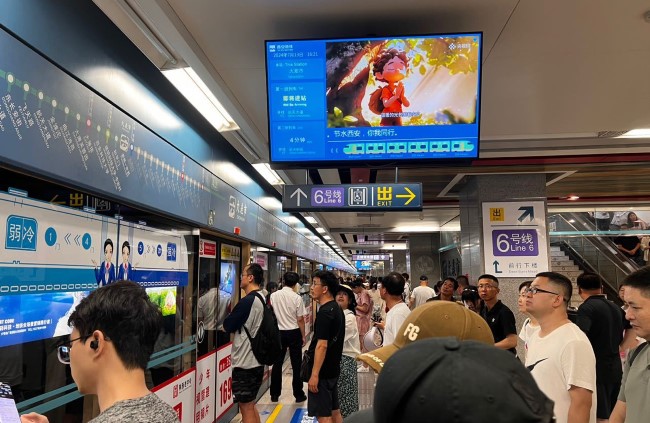 西安地鐵車(chē)廂電視小屏站臺(tái)列車(chē)廣告，西安地鐵視頻電子屏廣告價(jià)格
