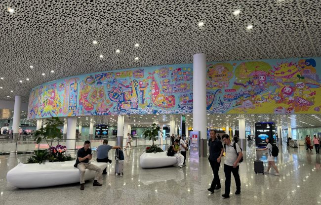 深圳寶安機場國際到達通道燈箱廣告，深圳機場廣告牌價格