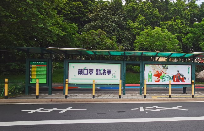 佛山順德公交候車亭站臺(tái)燈箱廣告，佛山公交車站牌廣告價(jià)格