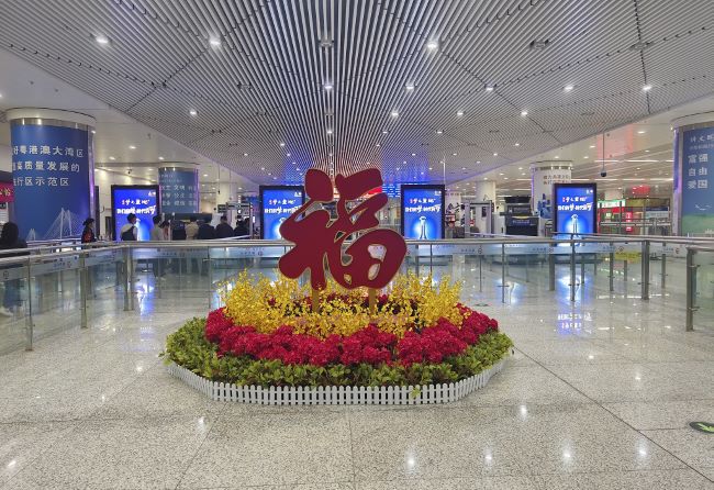 福田高鐵站進(jìn)站安檢閘機(jī)口廣告，深圳福田站大屏廣告價(jià)格