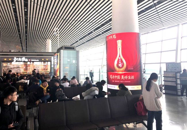 天津機(jī)場(chǎng)出發(fā)登機(jī)口LED廣告投放，天津?yàn)I海機(jī)場(chǎng)大屏廣告價(jià)格