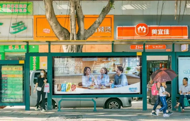 廣州巴士站臺(tái)燈箱廣告投放，廣州公交候車亭廣告價(jià)格