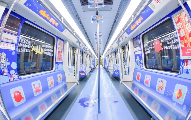 長沙地鐵2號線全景內包車廣告案例，長沙地鐵車廂貼廣告價格