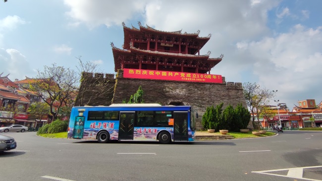 泉州公交車(chē)身廣告外車(chē)貼巴士廣告投放，泉州公交車(chē)廣告價(jià)格