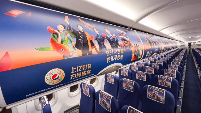 華夏航空行李架頭枕巾廣告投放，華夏機(jī)載小桌板廣告價格