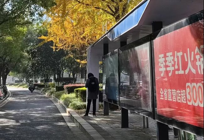 南昌公交站臺(tái)燈箱廣告投放，南昌巴士候車亭廣告價(jià)格