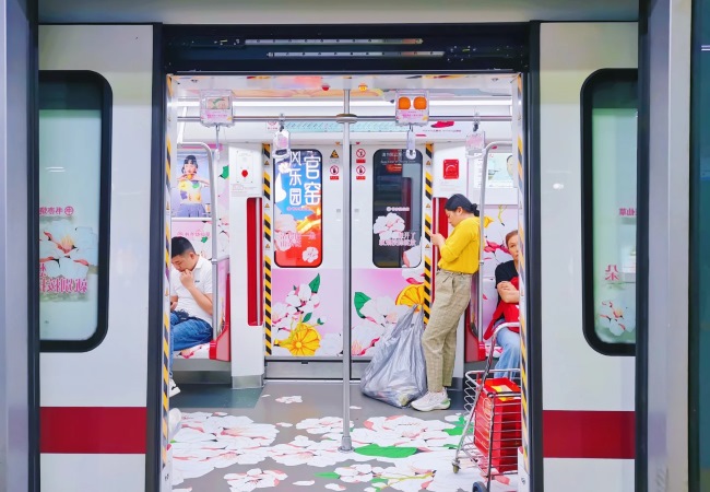 長沙地鐵2號線全景內(nèi)包車貼廣告，長沙地鐵車廂廣告價格