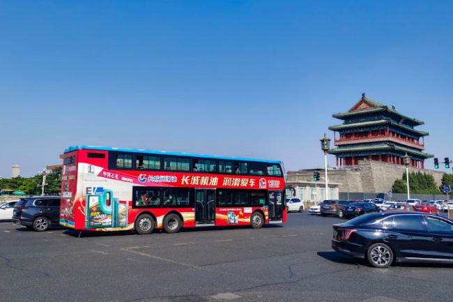 北京雙層觀光車身外車貼巴士廣告投放，北京公交車廣告價(jià)格